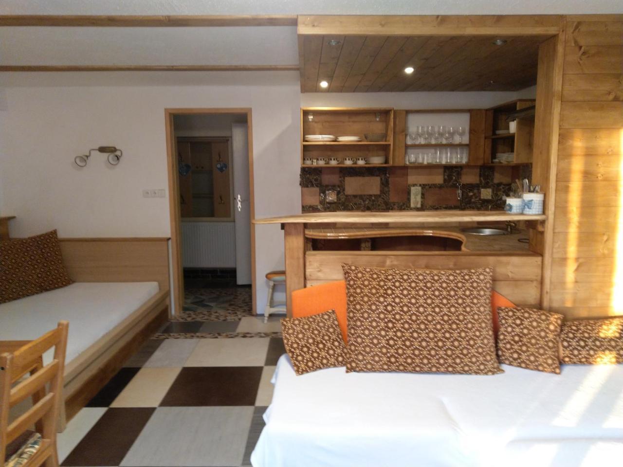 Apartmany Sharka -Sarka Justrova Decin Esterno foto